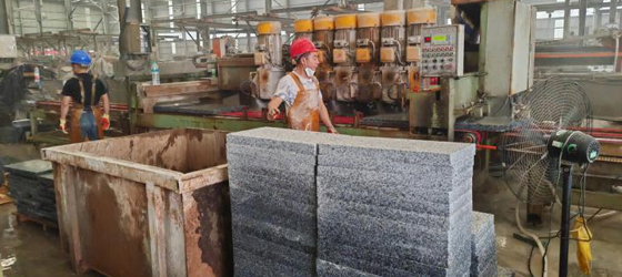 质量是企业的生命，安全是员工的生命